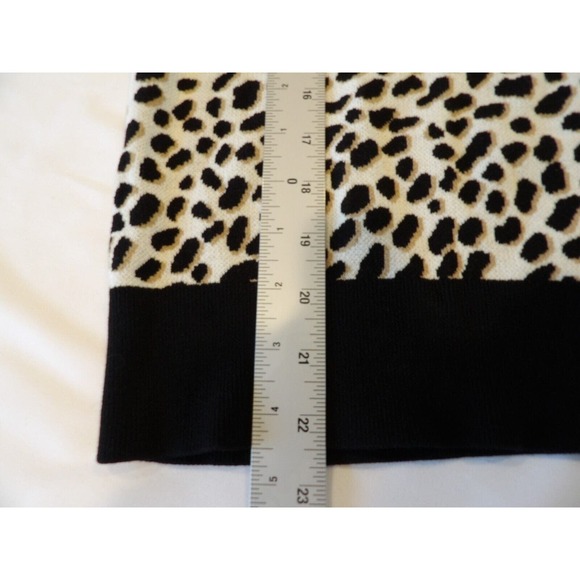 Ann Taylor Medium Cheetah Print Sweater Tee Medium Short Sleeve Big Cat Animal - Picture 5 of 8